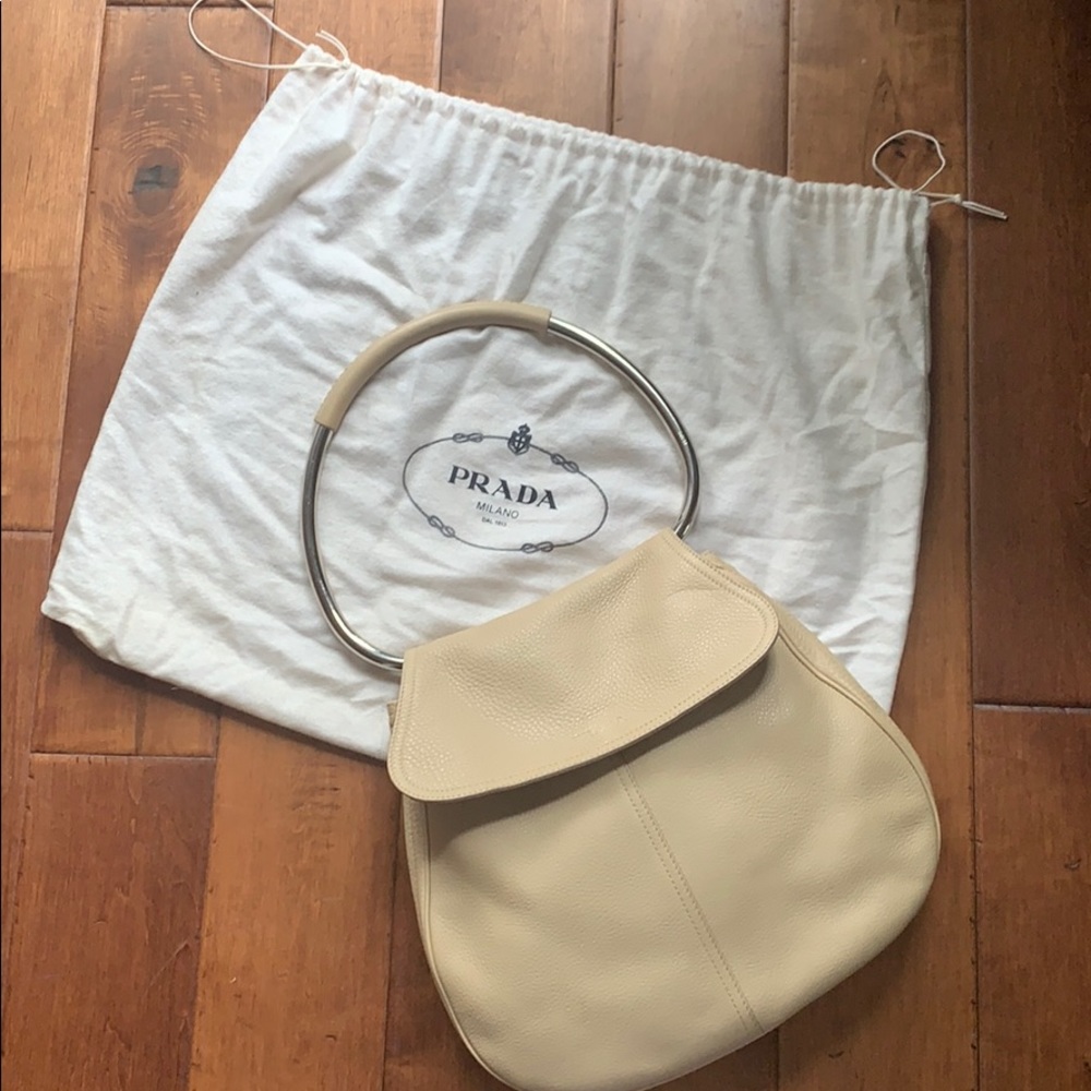Rare Vitello Daino Metal Ring Handle Leather Bag